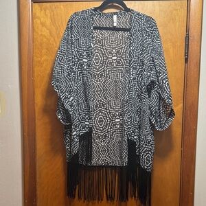 Xhilaration Geometric Kimono